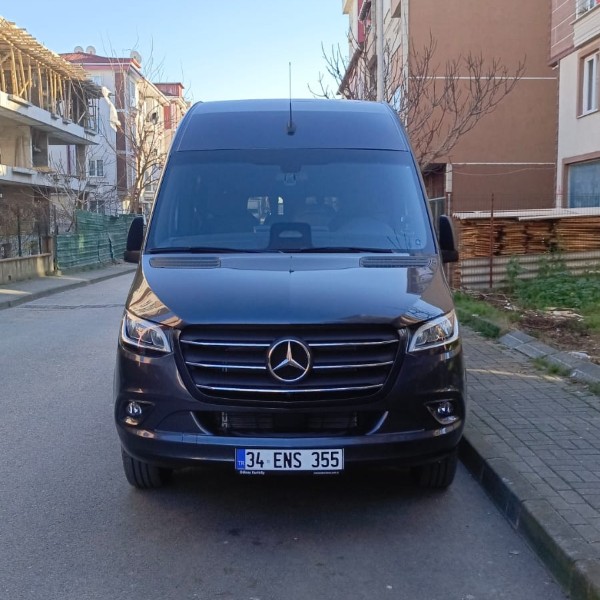 Havalimanı transferi için servis aracı